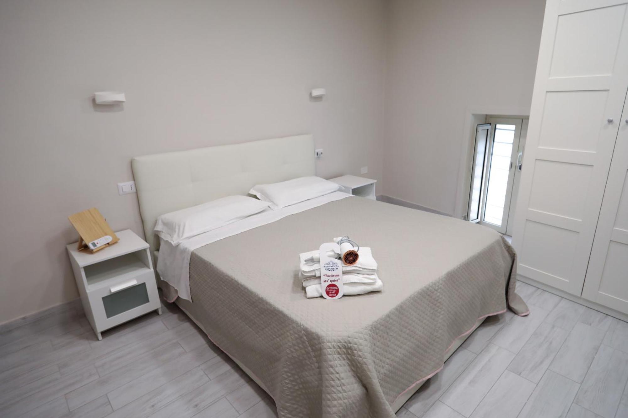 Отель Residenza Esposito Неаполь Экстерьер фото